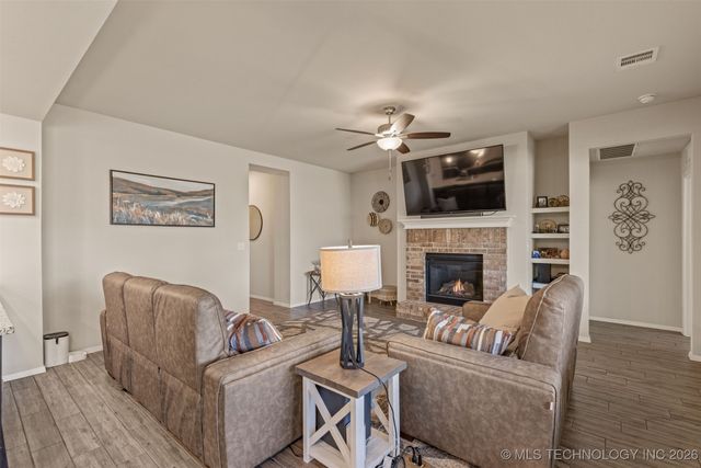 16629 E 115th Street N, Owasso, OK 74055