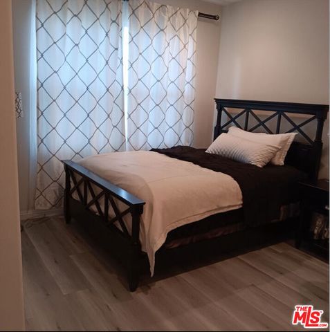194 Rose Arch, Irvine, CA 92620