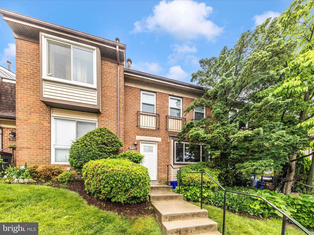 2350 SUN VALLEY CIR, Silver Spring, MD 20906