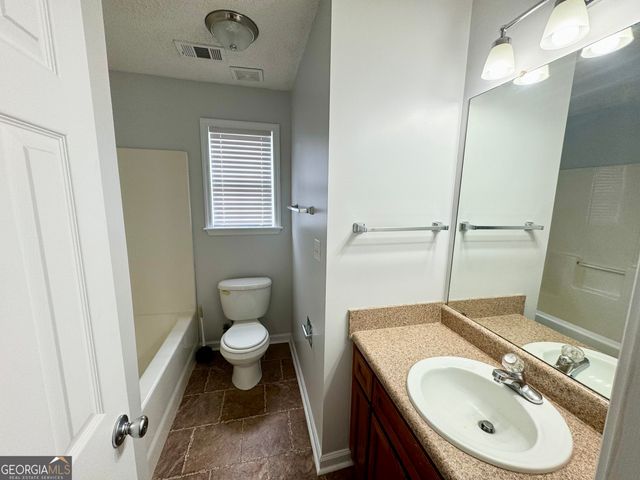 308 Strawbridge Lane, Bonaire, GA 31005