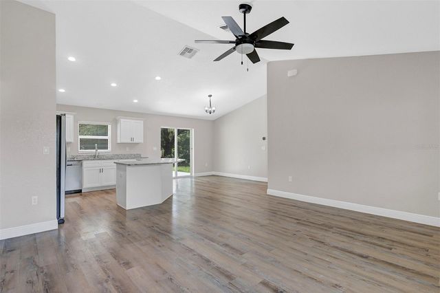 5 LOCUST RADIAL CIRCLE, Ocala, FL 34472