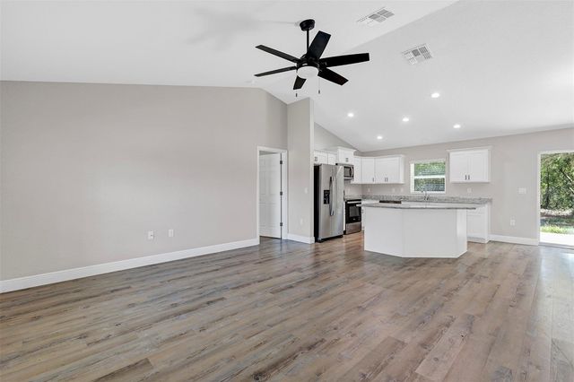5 LOCUST RADIAL CIRCLE, Ocala, FL 34472