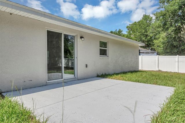 5 LOCUST RADIAL CIRCLE, Ocala, FL 34472