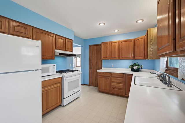 6606 132nd Street N, Hugo, MN 55110