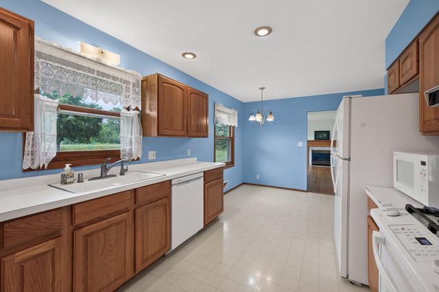6606 132nd Street N, Hugo, MN 55110