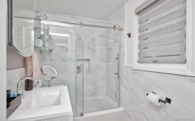 383 White Road, Mineola, NY 11501