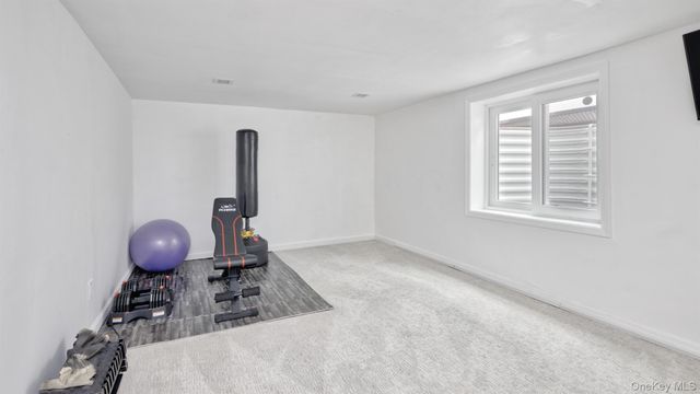 383 White Road, Mineola, NY 11501