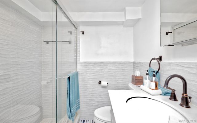 383 White Road, Mineola, NY 11501