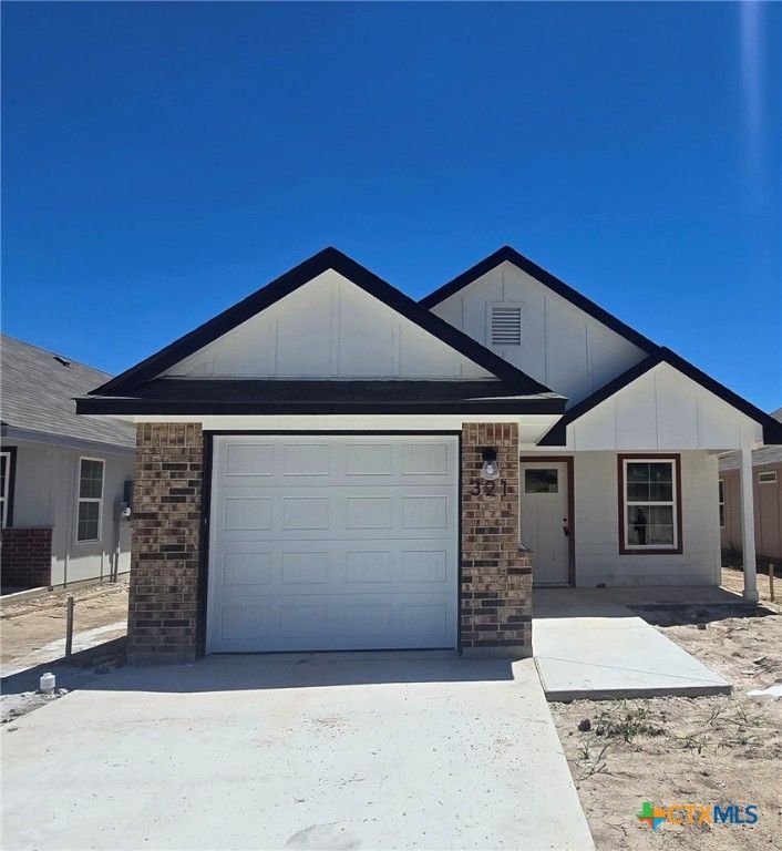 321 Monty Avenue, Copperas Cove, TX 76522