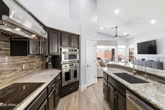6333 E VIEWMONT Drive 85, Mesa, AZ 85215