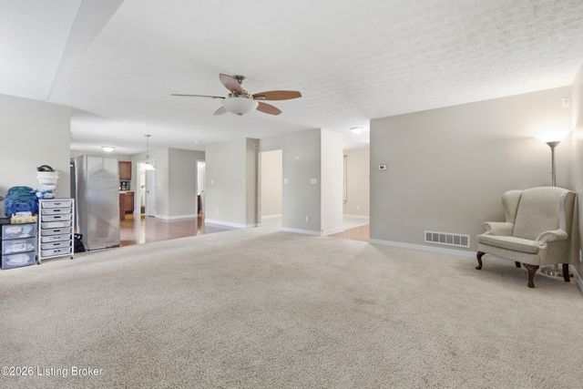 11812 Garden Grove Way, Louisville, KY 40299