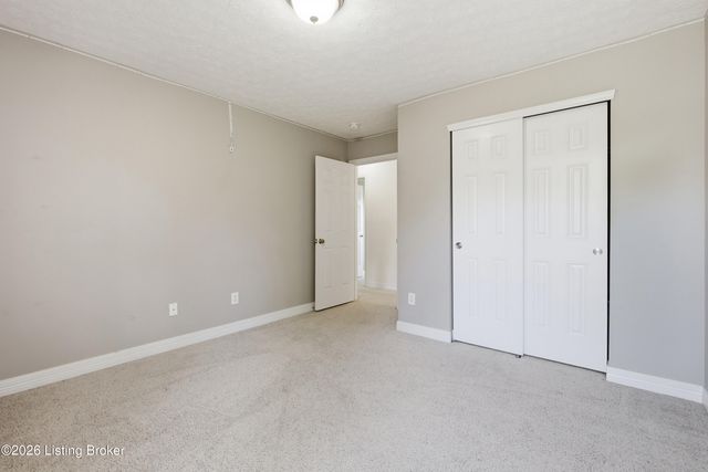 11812 Garden Grove Way, Louisville, KY 40299