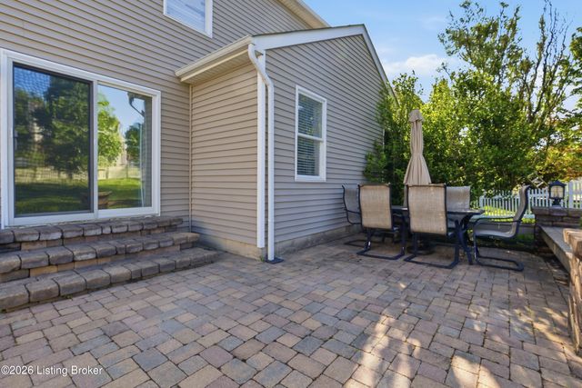 11812 Garden Grove Way, Louisville, KY 40299