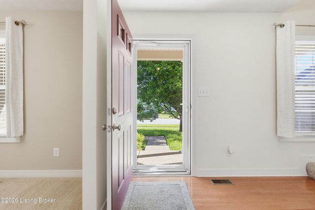 11812 Garden Grove Way, Louisville, KY 40299