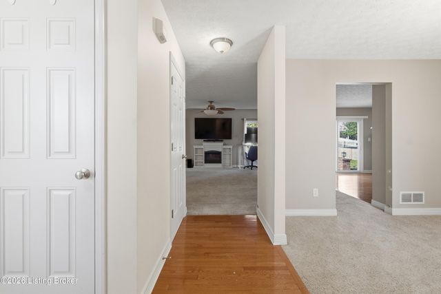 11812 Garden Grove Way, Louisville, KY 40299