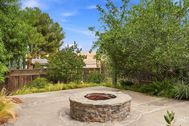 12430 Cattle King Drive, Bakersfield, CA 93306