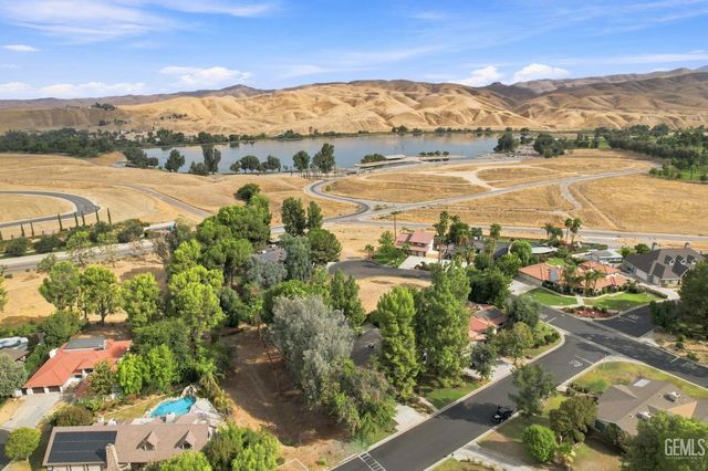 12430 Cattle King Drive, Bakersfield, CA 93306