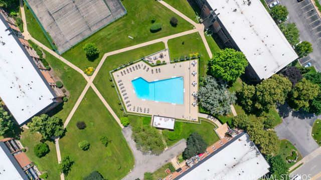 1060 N Mill Street 202, Naperville, IL 60563