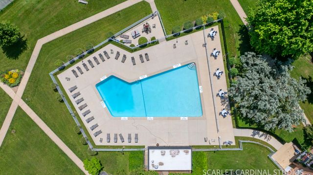 1060 N Mill Street 202, Naperville, IL 60563