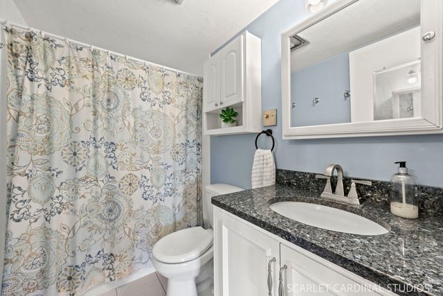 1060 N Mill Street 202, Naperville, IL 60563