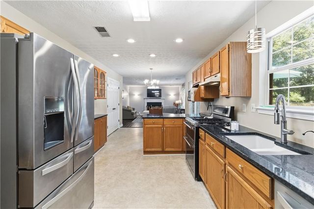 2812 Crestworth Lane, Buford, GA 30519
