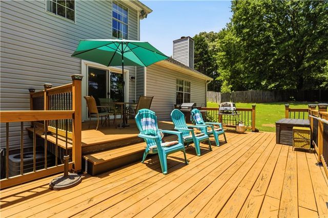 2812 Crestworth Lane, Buford, GA 30519