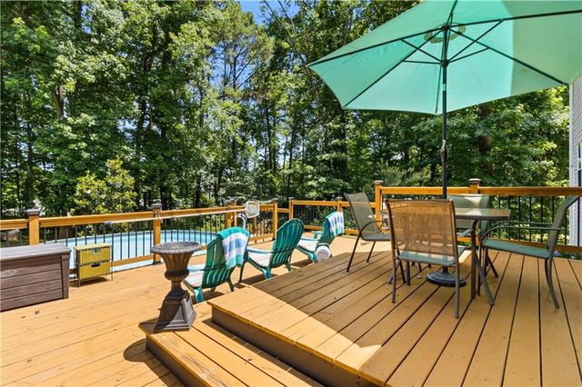 2812 Crestworth Lane, Buford, GA 30519
