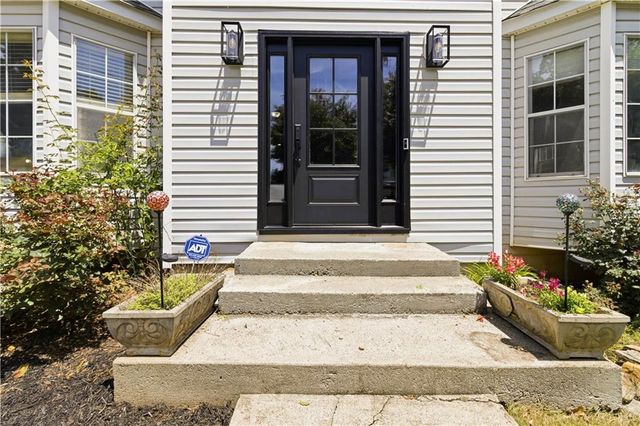 2812 Crestworth Lane, Buford, GA 30519