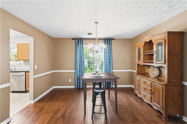 2812 Crestworth Lane, Buford, GA 30519