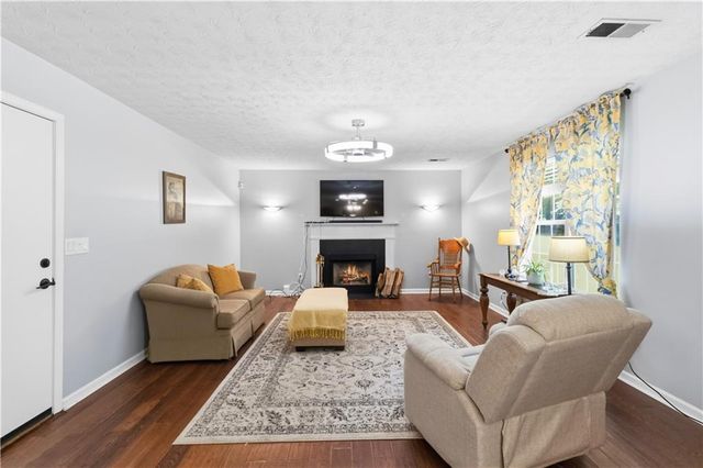 2812 Crestworth Lane, Buford, GA 30519