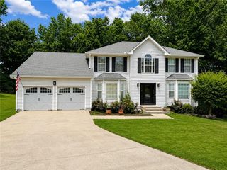 2812 Crestworth Lane, Buford, GA 30519