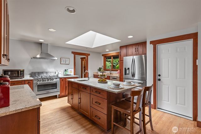 13002 NE 3rd Street, Bellevue, WA 98005