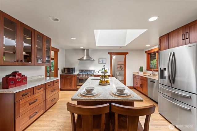 13002 NE 3rd Street, Bellevue, WA 98005