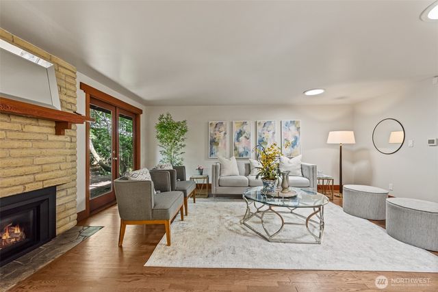 13002 NE 3rd Street, Bellevue, WA 98005