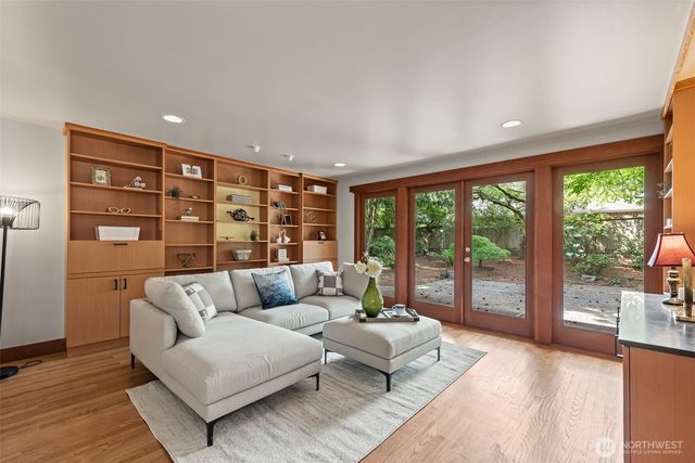 13002 NE 3rd Street, Bellevue, WA 98005
