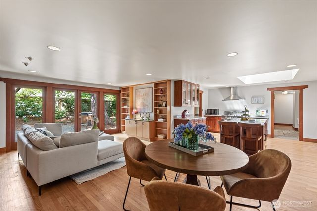 13002 NE 3rd Street, Bellevue, WA 98005
