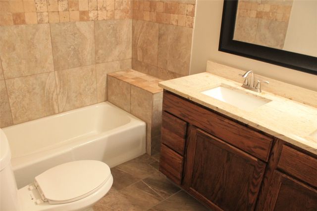 809 W Northgate Drive, Irving, TX 75062