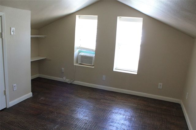 809 W Northgate Drive, Irving, TX 75062