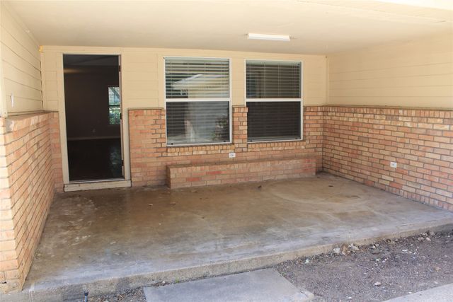 809 W Northgate Drive, Irving, TX 75062