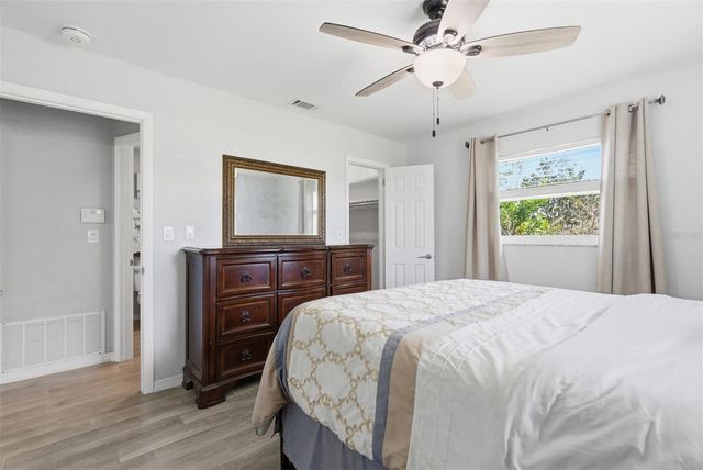 4240 SHAMROCK DRIVE, Venice, FL 34293