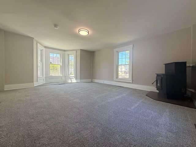49 South Village Road, Loudon, NH 03307