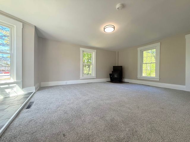 49 South Village Road, Loudon, NH 03307