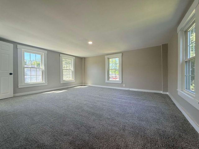 49 South Village Road, Loudon, NH 03307