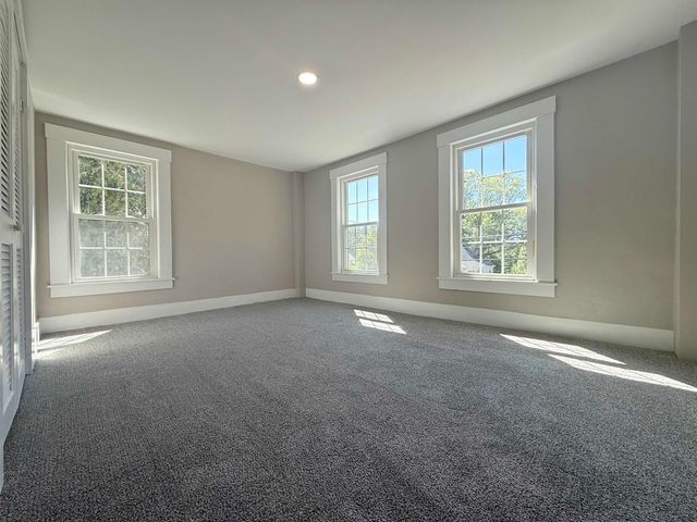 49 South Village Road, Loudon, NH 03307