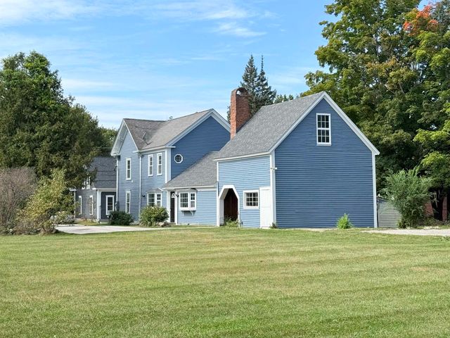 49 South Village Road, Loudon, NH 03307