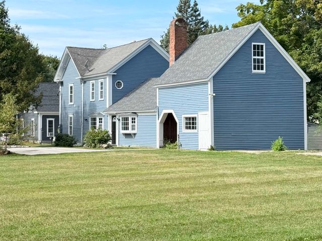 49 South Village Road, Loudon, NH 03307