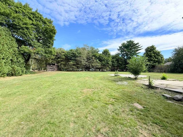 49 South Village Road, Loudon, NH 03307