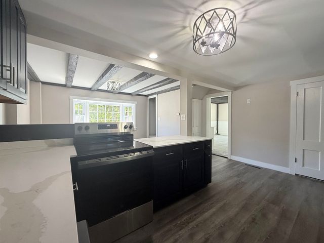 49 South Village Road, Loudon, NH 03307