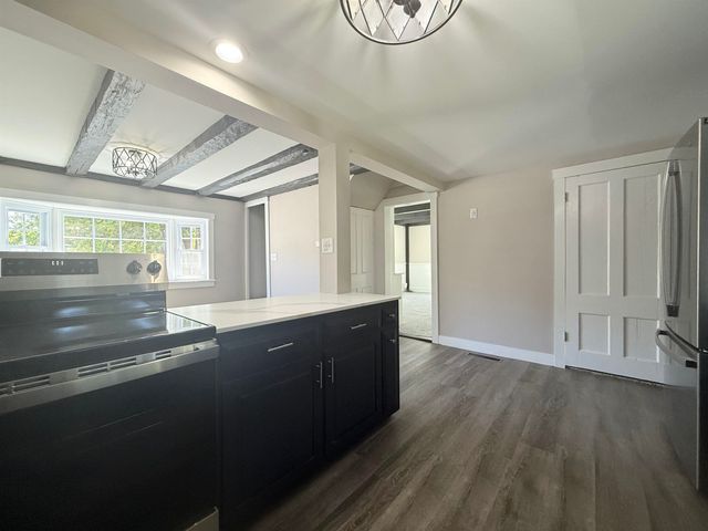 49 South Village Road, Loudon, NH 03307