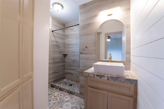 4303 Castor Street, Houston, TX 77022